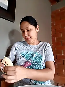 SamaraJay1 online show from April 15, 2026, 1:59 pm