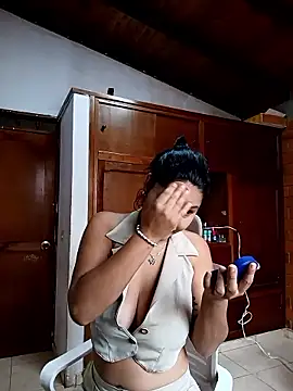 Snapshot of SamaraJay1 chatting on January 13, 2026, 2:21 pm SamaraJay1 online show from January 13, 2026, 2:21 pm