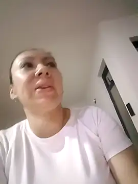 Snapshot of coral_smitth chatting on October 20, 2025, 6:52 pm coral smitth online show from October 20, 2025, 6:52 pm