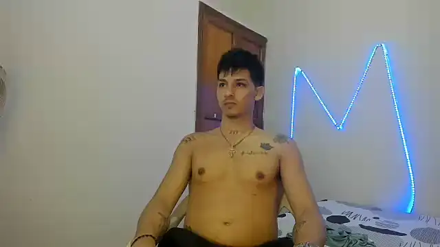 Snapshot of MasterSEX420 chatting on November 1, 2025, 12:32 pm MasterSEX420 online show from November 1, 2025, 12:32 pm