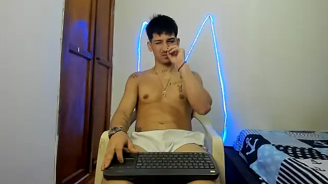 Snapshot of MasterSEX420 chatting on November 28, 2025, 1:22 pm MasterSEX420 online show from November 28, 2025, 1:22 pm