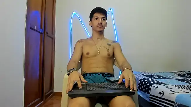 Snapshot of MasterSEX420 chatting on December 1, 2025, 1:23 pm MasterSEX420 online show from December 1, 2025, 1:23 pm