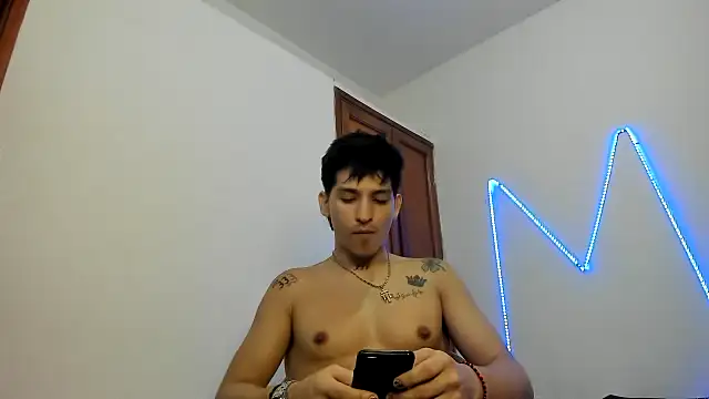 Snapshot of MasterSEX420 chatting on November 17, 2025, 1:53 am MasterSEX420 online show from November 17, 2025, 1:53 am