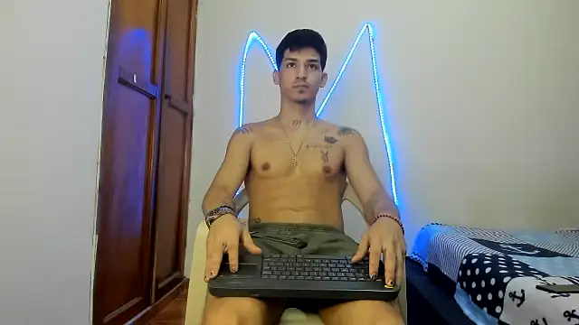 Snapshot of MasterSEX420 chatting on December 5, 2025, 1:53 pm MasterSEX420 online show from December 5, 2025, 1:53 pm