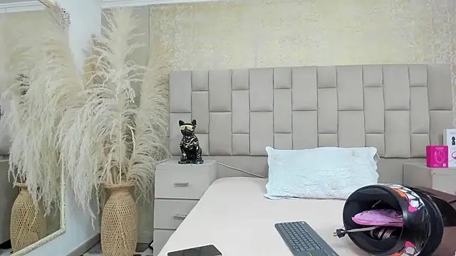 Snapshot of EmmaTorres_ chatting on January 17, 2026, 9:29 pm EmmaTorres online show from January 17, 2026, 9:29 pm