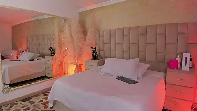 Snapshot of EmmaTorres_ chatting on January 10, 2026, 8:09 am EmmaTorres online show from January 10, 2026, 8:09 am