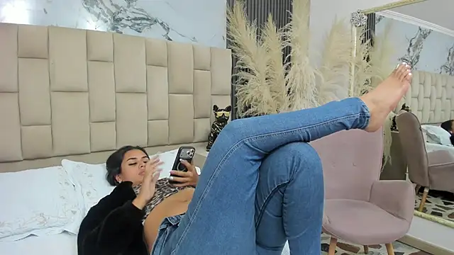 Snapshot of EmmaTorres_ chatting on February 11, 2026, 8:09 pm EmmaTorres online show from February 11, 2026, 8:09 pm