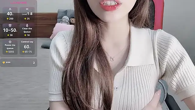 Snapshot of TrinhH_Nabbi chatting on November 13, 2025, 12:31 pm TrinhH Nabbi online show from November 13, 2025, 12:31 pm