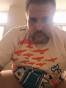 Snapshot of Ronny2510 chatting on May 14, 2026, 11:51 am Ronny2510 online show from May 14, 2026, 11:51 am