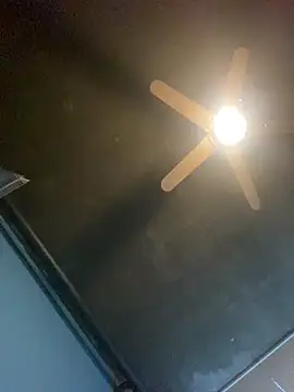 Snapshot of QUE__ZZZ chatting on September 17, 2025, 11:45 am QUE ZZZ online show from September 17, 2025, 11:45 am