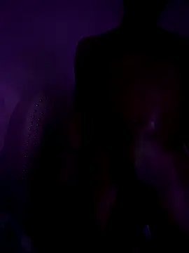 Snapshot of QUE__ZZZ chatting on December 5, 2025, 10:47 am QUE ZZZ online show from December 5, 2025, 10:47 am