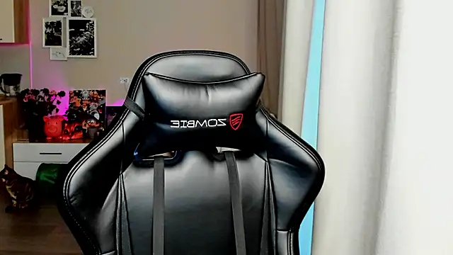 Snapshot of Sm0ly chatting on October 30, 2025, 1:48 am Sm0ly online show from October 30, 2025, 1:48 am