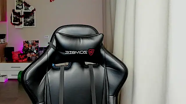 Snapshot of Sm0ly chatting on January 7, 2026, 2:38 am Sm0ly online show from January 7, 2026, 2:38 am