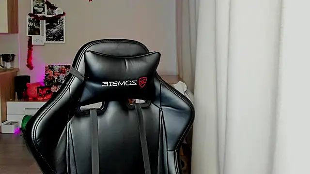 Snapshot of Sm0ly chatting on January 13, 2026, 2:59 am Sm0ly online show from January 13, 2026, 2:59 am