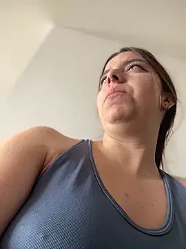 Snapshot of Cloew_Marz chatting on December 16, 2025, 6:23 pm Cloew Marz online show from December 16, 2025, 6:23 pm