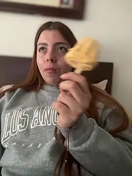 Snapshot of Cloew_Marz chatting on October 26, 2025, 8:53 pm Cloew Marz online show from October 26, 2025, 8:53 pm