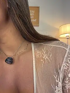 Brownfitbabyy online show from April 1, 2026, 1:41 pm