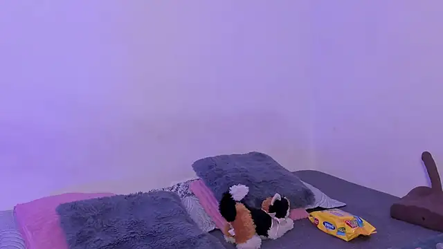 crystalvazquez online show from November 16, 2025, 12:54 pm