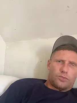 aaronmc311840 online show from September 18, 2025, 3:59 pm