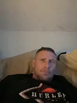 aaronmc311840 online show from October 24, 2025, 11:42 am