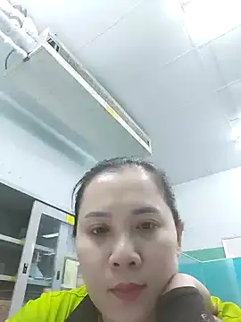 Snapshot of Benlla2802 chatting on December 5, 2024, 5:23 pm Benlla2802 online show from December 5, 2024, 5:23 pm