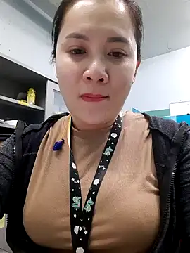 Snapshot of Benlla2802 chatting on December 10, 2024, 3:22 pm Benlla2802 online show from December 10, 2024, 3:22 pm