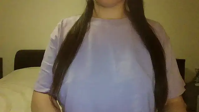 Snapshot of VanesaJewelz chatting on March 2, 2025, 8:46 pm VanesaJewelz online show from March 2, 2025, 8:46 pm