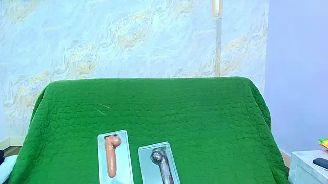 Mia candy 0 online show from November 27, 2025, 12:16 pm