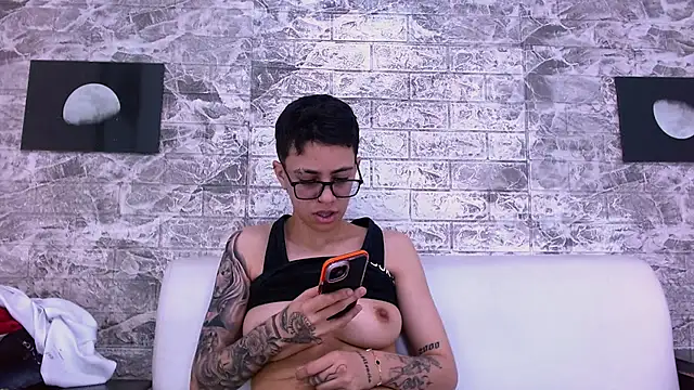 Snapshot of Cutie_Shy_ chatting on December 4, 2025, 6:18 pm Cutie Shy online show from December 4, 2025, 6:18 pm