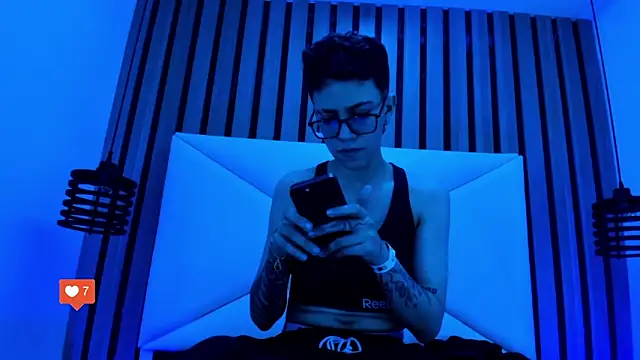 Snapshot of Cutie_Shy_ chatting on November 9, 2025, 5:39 pm Cutie Shy online show from November 9, 2025, 5:39 pm