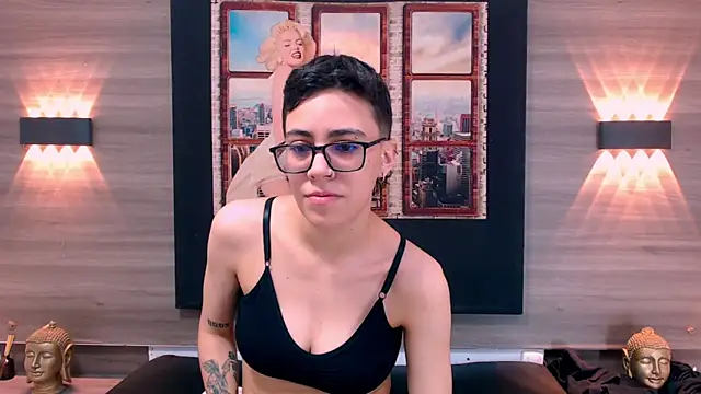 Snapshot of Cutie_Shy_ chatting on October 8, 2025, 7:03 pm Cutie Shy online show from October 8, 2025, 7:03 pm