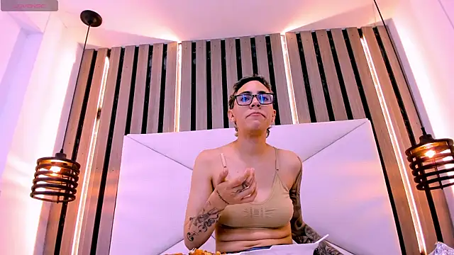 Cutie Shy  online show from January 13, 2026, 7:29 pm