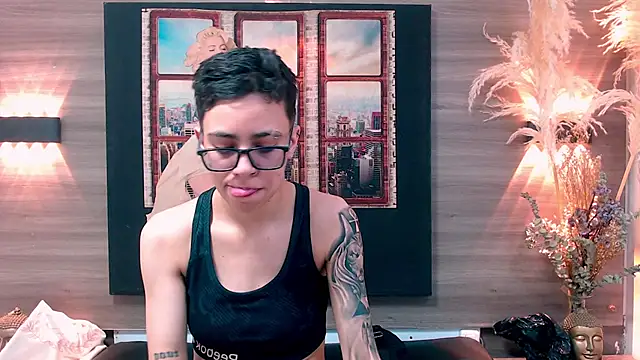 Snapshot of Cutie_Shy_ chatting on December 1, 2025, 5:36 pm Cutie Shy online show from December 1, 2025, 5:36 pm