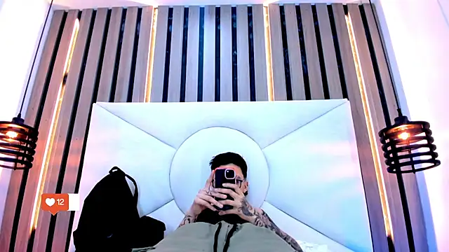 Snapshot of Cutie_Shy_ chatting on November 24, 2025, 7:25 pm Cutie Shy online show from November 24, 2025, 7:25 pm