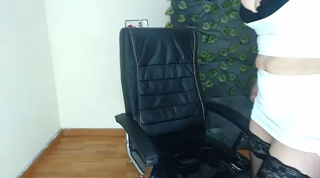 Snapshot of Salome_Milf202 chatting on March 19, 2025, 3:30 am Salome Milf202 online show from March 19, 2025, 3:30 am