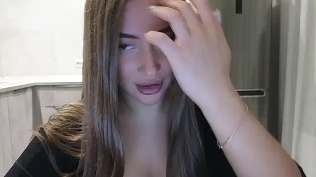 Snapshot of Cinderella____ chatting on March 3, 2025, 10:20 pm Cinderella online show from March 3, 2025, 10:20 pm