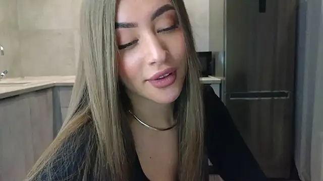 Snapshot of Cinderella____ chatting on March 15, 2025, 8:54 pm Cinderella online show from March 15, 2025, 8:54 pm