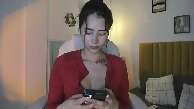 Snapshot of lara_madisson chatting on April 29, 2026, 8:18 am lara madisson online show from April 29, 2026, 8:18 am