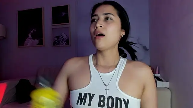 Snapshot of lara_madisson chatting on February 23, 2026, 5:52 am lara madisson online show from February 23, 2026, 5:52 am