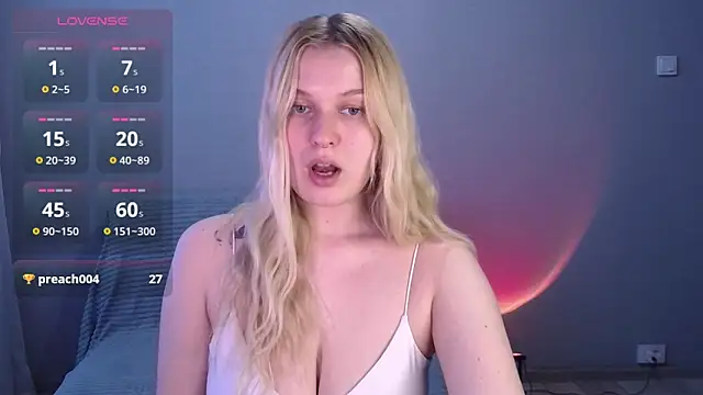 Snapshot of EmiliaDuchess chatting on May 7, 2026, 1:36 pm EmiliaDuchess online show from May 7, 2026, 1:36 pm