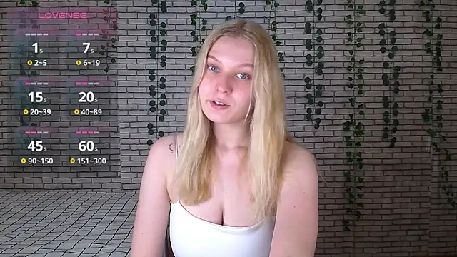 Snapshot of EmiliaDuchess chatting on September 10, 2025, 9:08 am EmiliaDuchess online show from September 10, 2025, 9:08 am