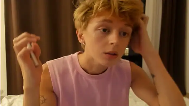 agelandreww online show from April 15, 2026, 4:44 pm