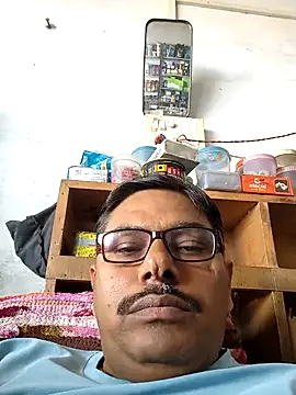 Snapshot of Srmotrs chatting on November 3, 2025, 5:34 am Srmotrs online show from November 3, 2025, 5:34 am