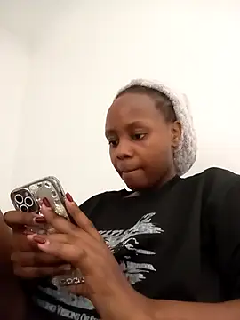 Snapshot of Miss_Amani chatting on April 2, 2026, 11:28 am Miss Amani online show from April 2, 2026, 11:28 am