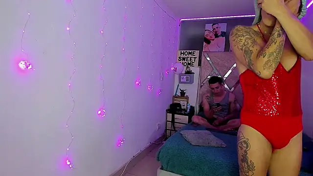 parejacaliente20154 online show from February 24, 2026, 11:11 am