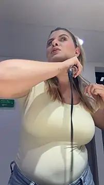 EmiilyAdams  online show from March 5, 2026, 9:33 pm