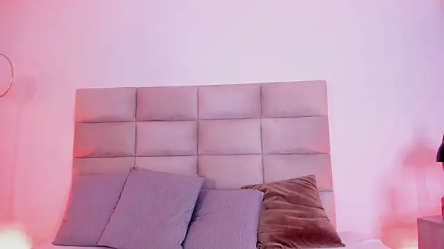 Snapshot of AngelyRosse1 chatting on November 14, 2025, 4:16 am AngelyRosse1 online show from November 14, 2025, 4:16 am