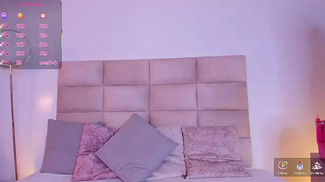 Snapshot of AngelyRosse1 chatting on October 28, 2025, 4:02 am AngelyRosse1 online show from October 28, 2025, 4:02 am