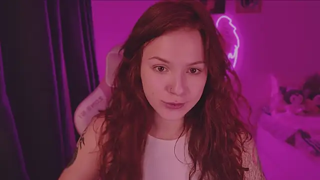 Snapshot of Elsie_Ginger chatting on December 10, 2024, 9:22 pm Elsie Ginger online show from December 10, 2024, 9:22 pm