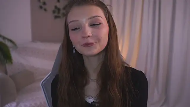 Snapshot of CindyGarrison chatting on November 7, 2025, 10:03 pm CindyGarrison online show from November 7, 2025, 10:03 pm